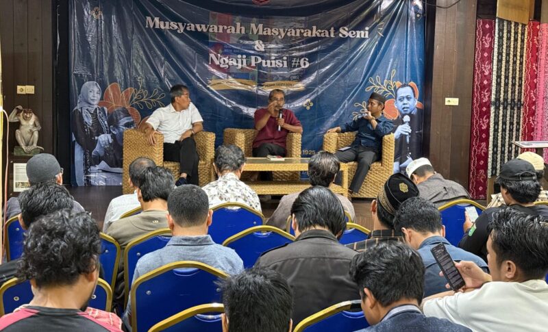 Dewan Kesenian Banjarmasin menggelar Musyawarah Masyarakat Seni dan Ngaji Puisi