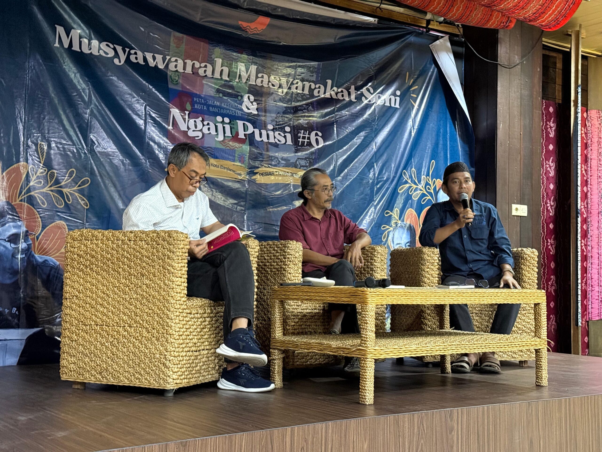 Dewan Kesenian Banjarmasin menggelar Musyawarah Masyarakat Seni dan Ngaji Puisi