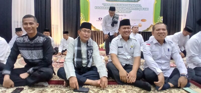 Ketua Komisi I DPRD Kabupaten Murung Raya (No dua dari sebelah kiri) (foto: Maya)