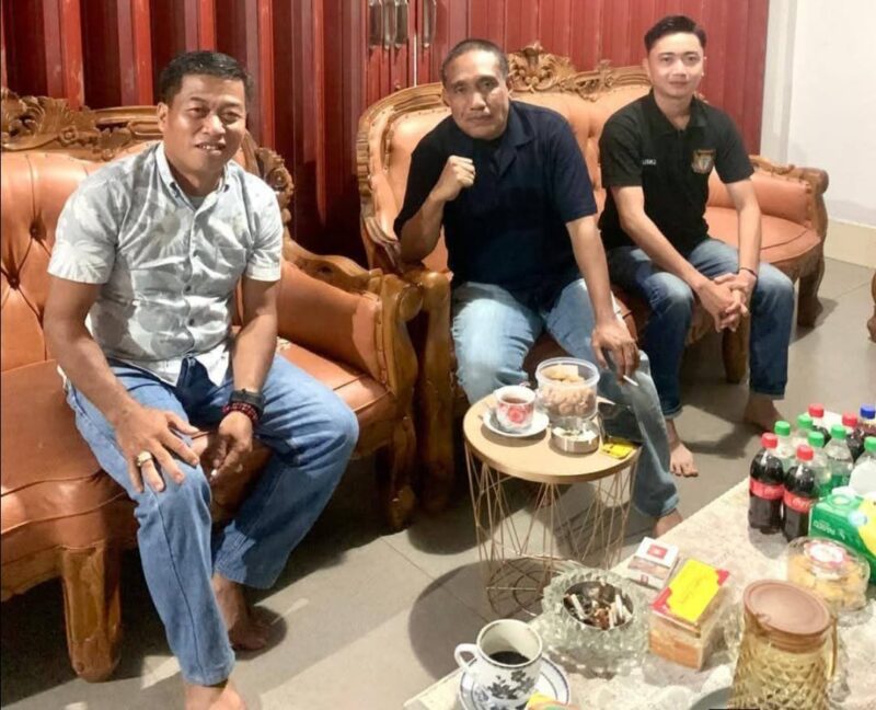 Ketua DPRD Mura Rumiadi bersama Kapolres Mura Franky M. Monathen (foto: istimewa)