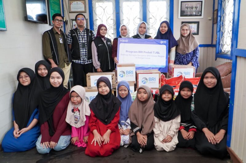 BRI RO 14 Banjarmasin Berbagi di Panti Asuhan Putri Muhammadiyah Aisyah