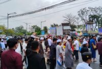 Warga Shalat Idul Fitri pada Jumat 20 Maret 2026 (pagi) Memenuhi Bundaran Kayu Tangi Banjarmasin, Kalsel