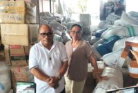 Saut Nathan Samosir Owner Ekspedisi Lintas Jawa Group didampingi istrinya Roida Simanjorang,