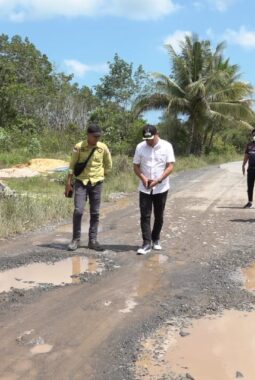 Wabup Syairi Ingin Perbaikan Jalan Diprioritaskan