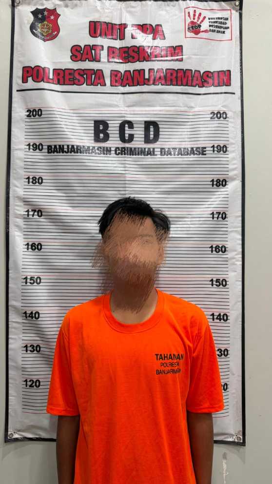 PELAKU PERSETUBUHAN - MH, pacar korban, nekat menyetubuhi sekaligus merekam perbuatannya hingga akhirnya dilaporkan ke Polresta Banjarmasin, Jumat (17/4/2026). (foto: istimewa)
