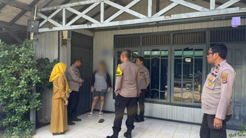 DATANGI WARGA - Pihak Polresta Banjarmasin beserta kelurahan di Jalan Veteran saat merespon laporan 110 terkait gangguan ketenangan warga karena setel musik, Selasa (28/4/2026). (foto:istimewa)
