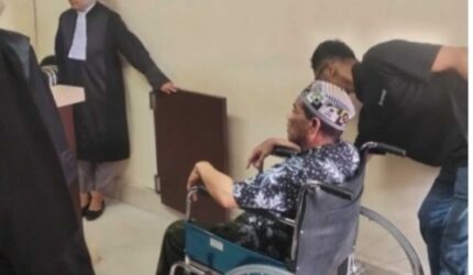 Terdakwa Tutup Usia , Perkara Korupsi Mantan Kades Alalak Padang Dihentikan