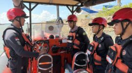 PENCARIAN NELAYAN - Anggota Basarnas Banjarmasin saat melakukan pencarian nelayan yang tenggelam di perairan Muara Kintap, Kabupaten Tanah Laut, Kalimantan Selatan, Rabu (29/4/2026). (foto:istimewa)
