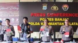 Konferensi pers pengungkapan kasus pembunuhan remaja di Simpang Empat oleh jajaran Polres Banjar di Pendopo Tathya Dharaka, Rabu (22/4/2026). (Instagram Polres Banjar)