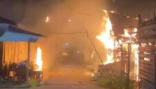 MUSIBAH KEBAKARAN -  Kebakaran di Jalan Lingkar Selatan Gang Flamboyan, Kelurahan Basirih, Banjarmasin Barat, Rabu (22/4/2026) dinihari. (foto:istimewa)