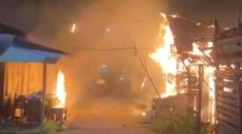 MUSIBAH KEBAKARAN -  Kebakaran di Jalan Lingkar Selatan Gang Flamboyan, Kelurahan Basirih, Banjarmasin Barat, Rabu (22/4/2026) dinihari. (foto:istimewa)