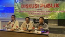 Kepala Cabang BTN Banjarmasin Bona Pasogit Rumapea dan Kepala BSN Banjarmasin Sulthon Agung Saat Memberi Materi Paparan Sektor  Perumahan Dalam Disuksi Forum Komunikasi Wartawan Kalsel di Hotel Harper Banjarmasin