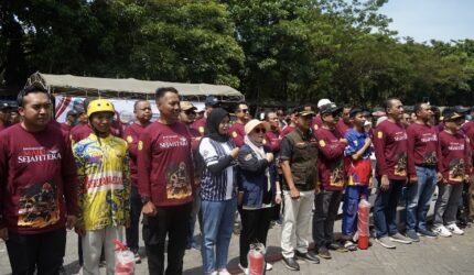 Uji Nyata Ketangguhan Damkar Dipertontonkan Dalam Lomba Ketangkasan