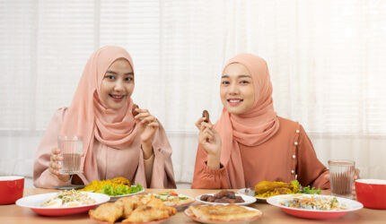 Tips Menjaga Kesehatan Saat Berpuasa, Penuhi Pola Makan