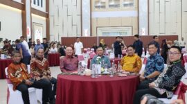 Gubernur Kalsel Haji Muhidin dan Pangdam XXII/TB), Mayjen TNI Zainul Arifin serta Wagub Kalteng Edy Pratowo (foto:adpim)