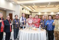 Hadir Gubernur Kalsel Haji Muhidin, Wagub Haji Hasnuriyadi Sulaiman, Sekdaprov Kalsel M Syarifuddin di Pengukuhan  PSMTI Kalsel (foto:adpim)