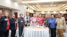 Hadir Gubernur Kalsel Haji Muhidin, Wagub Haji Hasnuriyadi Sulaiman, Sekdaprov Kalsel M Syarifuddin di Pengukuhan  PSMTI Kalsel (foto:adpim)