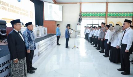 Gubernur Kalsel Kukuhkan Petugas Haji Daerah dan Tim Pendukung PPIH Embarkasi Haji Banjarmasin