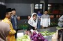 Menteri Komunikasi dan Digital, Meutya Hafid, saat meninjau Koperasi Al Ittifaq di Soreang, Kabupaten Bandung, Jawa Barat. Pemerintah mempercepat digitalisasi Koperasi Desa Merah Putih (KDMP) untuk memperkuat ekonomi rakyat berbasis desa. Ada tiga fokus utama yang didorong: meningkatkan efisiensi usaha, mengintegrasikan rantai pasok, dan memperluas akses pasar bagi koperasi serta pelaku usaha lokal.