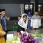 Menteri Komunikasi dan Digital, Meutya Hafid, saat meninjau Koperasi Al Ittifaq di Soreang, Kabupaten Bandung, Jawa Barat. Pemerintah mempercepat digitalisasi Koperasi Desa Merah Putih (KDMP) untuk memperkuat ekonomi rakyat berbasis desa. Ada tiga fokus utama yang didorong: meningkatkan efisiensi usaha, mengintegrasikan rantai pasok, dan memperluas akses pasar bagi koperasi serta pelaku usaha lokal.