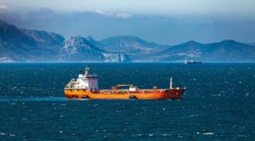 Kapal Indonesia Dizinkan Otoritas Iran Lewat Selat Hormuz