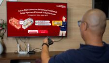 IndiHome Ultra Mesh Wi Fi_1-4: Telkomsel menghadirkan IndiHome Ultra Mesh Wi Fi, sebagai solusi Wi Fi berteknologi “mesh” yang membantu memperluas jangkauan Wi Fi agar lebih merata di berbagai ruangan, terutama pada hunian banyak sekat dan kamar. Tersedia harga paket mulai dari Rp285.000/bulan, serta Add On Rp35.000/bulan per perangkat (belum termasuk PPN) untuk pelanggan aktif