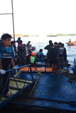 Setelah 10 Jam Pencarian, ABK KM Cemara Nusantara 6 Ditemukan di Sungai Barito