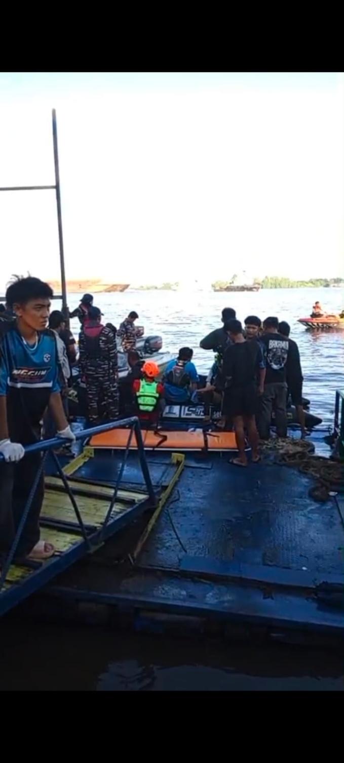 ABK DITEMUKAN - Korban tenggelam ABK KM Cemara yang tenggelam di Sungai Barito dekat Pelabuhan Trisakti Banjarmasin, ditemukan, Sabtu (2/5/2026) pagi. (foto:istimewa)