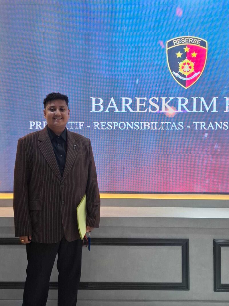 Arya Setiawan SH Mkn, advokat muda Banua yang mulai mengikuti jejak sang ayah, legenda hukum Banua DR H Fauzan Ramon SH MH (Foto Istimewa)