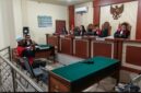 Majelis hakim yang diketuai Irfannoor Hakim SH MH saat membacakan putusan perkara pembunuhan yang dilakukan Reza Tikus (Foto Istimewa)
