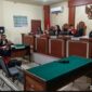 Majelis hakim yang diketuai Irfannoor Hakim SH MH saat membacakan putusan perkara pembunuhan yang dilakukan Reza Tikus (Foto Istimewa)
