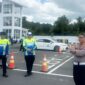 PELATIHAN SAFETY DRIVING – Dirlantas Polda Kalsel Kombes Pol Dr M Fahri Siregar memantau langsung pelatihan keselamatan berkendara bagi driver SKPD Pemprov Kalsel di Safety Driving Center (SDC) Banjarbaru, Senin (11/5/2026). (foto:istimewa)