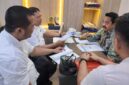 Tim Itwasda Polda Kalsel saat mendatangi Kantor Advokat Dr. H. Fauzan Ramon SH MH di Jalan Pramuka Km 6 Banjarmasin, Kamis (7/5/2026), menindaklanjuti surat permohonan atensi perkara dugaan penipuan dan/atau penggelapan yang dilaporkan dr. Agustin Jumaidah sejak 2024 (foto Mercy)