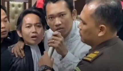 Ngamuk di Sidang, Terdakwa Pembunuhan Sekeluarga di Indramayu Klaim Dipaksa Mengaku dan Kakinya Dipatahkan