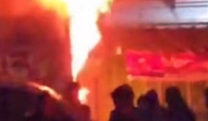 Demo May Day di Bandung Berujung Ricuh, Massa Berbaju Hitam Rusak Fasilitas Umum
