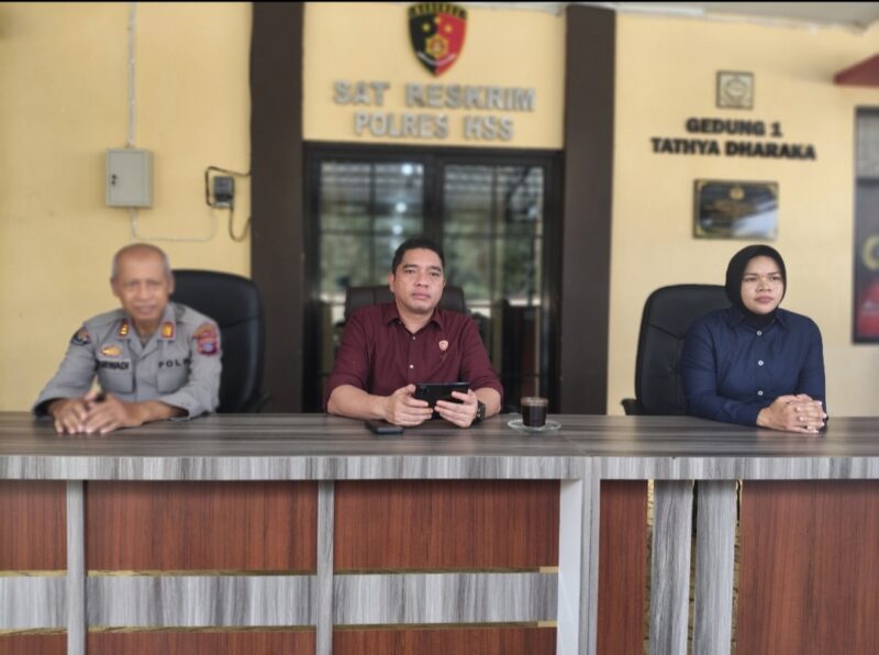 Kasatreskrim Polres Hul Sungai Selat , Iptu May Pelly Manurung didampingi Kasi Humas Polres HSS, AKP Purwadi dan KBO Reskrim Polres, Ipda Muslinawati SH, Rabu (13/5/2026) (Foto Mercy)