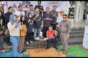 LAYANAN HUKUM - Ketua DPD KAI Kalsel DR Bujino A Salan SH MH, Sekjen Zakaria SH MH bersama pengurus, Penasehat DPD KAI Kalsel Dr H A Murjani SH MH dan Akhmad Yani SH MH melakukan pemotongan kue ulang tahun disela sela  pelaksanaan Layanan Hukum Gratis di Menara Pandang Banjarmasin, Sabtu (30/5/2026) pagi. 
(Foto: Mercy  )