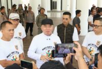 Gubernur Kalsel Haji Muhidin Saat Meninjau Tugu Nol Kilometer di Banjarmasin (foto:adpim)