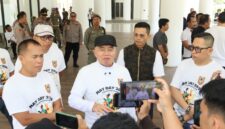 Gubernur Kalsel Haji Muhidin Saat Meninjau Tugu Nol Kilometer di Banjarmasin (foto:adpim)