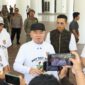 Gubernur Kalsel Haji Muhidin Saat Meninjau Tugu Nol Kilometer di Banjarmasin (foto:adpim)
