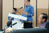 Pj Sekda Murung Raya Sarwo Mintarjo saat memimpin Rakor TEPRA 2026 di Aula Bapperida Mura (foto: Maya)