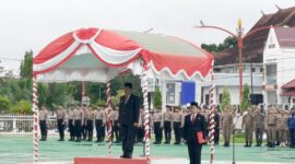 Penjabat (Pj) Sekretaris daerah Mura Sarwo Mintarjo saaat menjadi Inspektur upacara peringatan Harkitnas ke 118 tahun (foto:Maya)