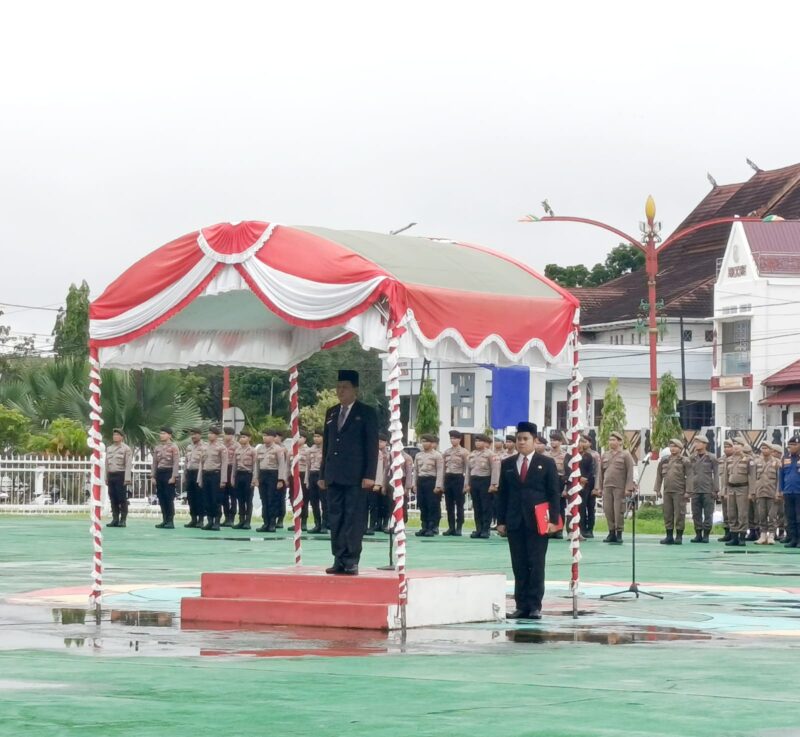 Penjabat (Pj) Sekretaris daerah Mura Sarwo Mintarjo saaat menjadi Inspektur upacara peringatan Harkitnas ke 118 tahun (foto:Maya)