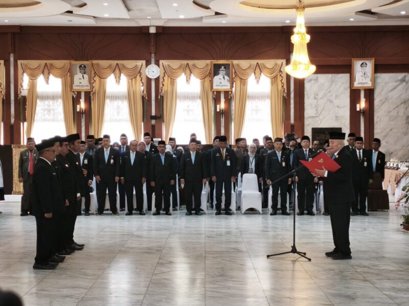 Gubernur Muhidin Lantik Pengurus BAZNAS Kalsel, Tekankan Penyaluran Zakat Tepat Sasaran (foto:adpim)