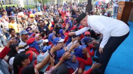 Kebersamaan Gubernur Kalsel Haji Muhidin dengan Para Buruh di Peringatan May Day 2026 di Banjarmasin (foto:adpi)