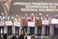 Sukses Penanggulangan Kemiskinan dan Penurunan Stunting, Gubernur Haji Muhidin Terima Penghargaan Apresiasi Pemerintah Daerah Berprestasi 2026 (foto:adpim)