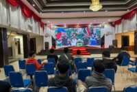 NOBAR BOLA – Keluarga besar Polresta Banjarmasin bersama Polsek jajaran menggelar nonton bareng (nobar) pertandingan Piala Dunia 2026 bersama masyarakat sebagai sarana mempererat silaturahmi dan kebersamaan. (foto: istimewa)
