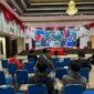 NOBAR BOLA – Keluarga besar Polresta Banjarmasin bersama Polsek jajaran menggelar nonton bareng (nobar) pertandingan Piala Dunia 2026 bersama masyarakat sebagai sarana mempererat silaturahmi dan kebersamaan. (foto: istimewa)
