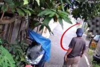 PELAKU PENUSUKAN – AG, tersangka kasus penusukan yang menewaskan seorang pria di Gang Emas Urai, Jalan Belitung Darat, Kecamatan Banjarmasin Barat, hingga kini masih berstatus Daftar Pencarian Orang (DPO) dan terus diburu aparat kepolisian. (foto: istimewa)