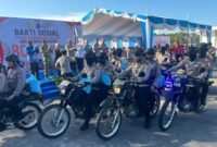 SOSIAL BHAYANGKARA – Kapolda Kalimantan Selatan Irjen Pol Dr Rosyanto Yudha Hermawan melepas ratusan personel gabungan Polda Kalsel yang akan menyalurkan 2.244 paket sembako hingga ke wilayah pedalaman dan pelosok Kalimantan Selatan dalam rangka Hari Bhayangkara ke-80, di Halaman RTMC Ditlantas Polda Kalsel, Banjarbaru, Kamis (25/6/2026). (foto: Istimewa)